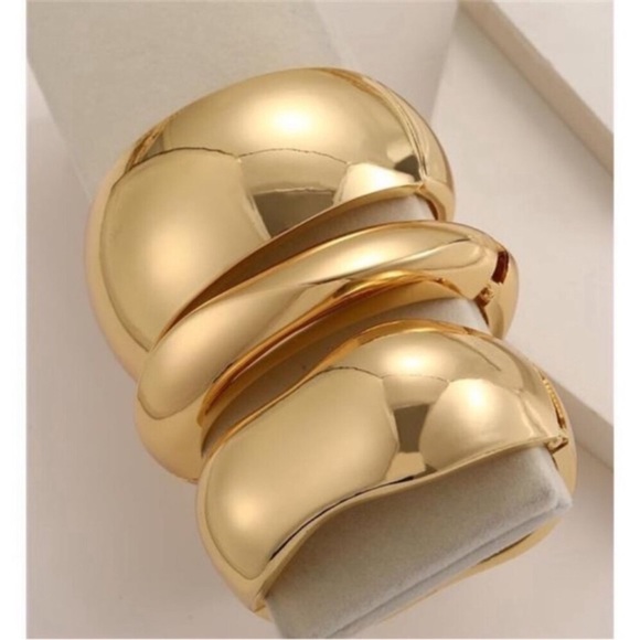 Chunky Gold Bangle Set | Wide 14K Plated Stackable Bracelets. - Picture 7 of 7